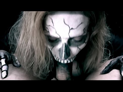 ❤️ Zazavavy demonia minono akoho amin'ny vavany mainty sy mitelina kibo. Super vetaveta amin'ny mg.videolucrativo.top ❤